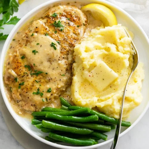 Creamy Garlic Chicken with Mash & Greens (FROZEN)