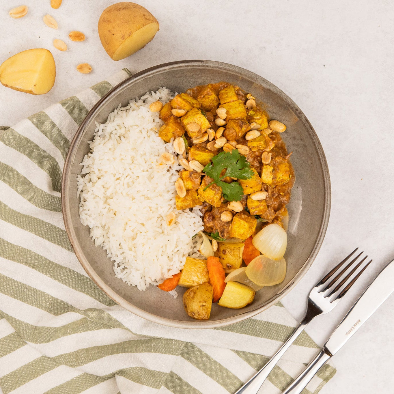 Tofu Massaman Curry (V)