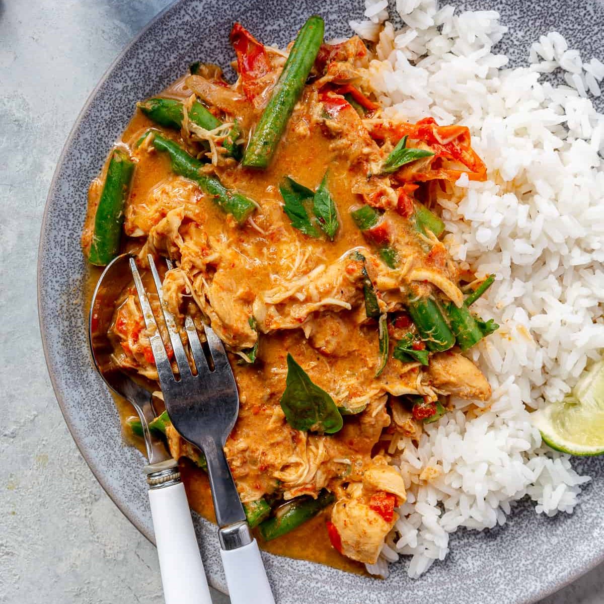 Thai Red Chicken Curry (FROZEN)